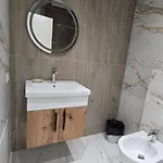 شقة Tirent Apartments-one Bedroom Porcelan *